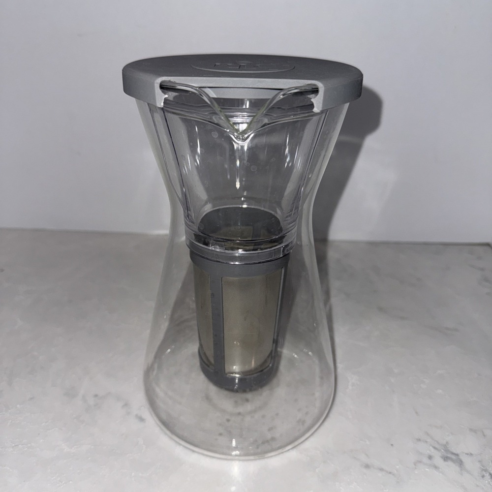 Pampered Chef 2277 Family-Size Quick-Stir Pitcher - 1 Gallon/4 Quarts